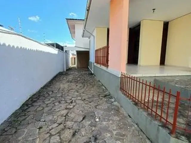 Imagem: Alugo Casa para Comércio no Brisamar