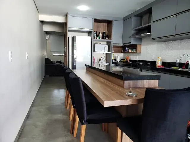 Imagem: A casa possui 2 Dormitórios, 1 Suíte, 3 Banheiros, 1 Vaga