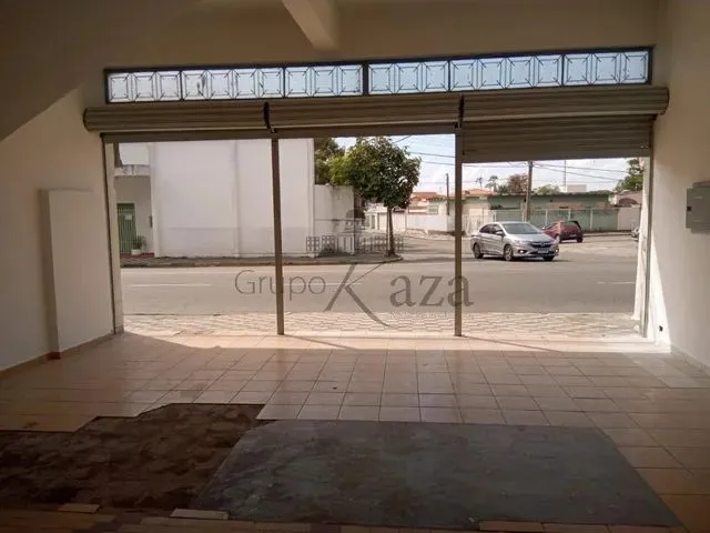 Imagem: O depósito possui 2 Banheiros, 15 Vagas na garagem, 150m²