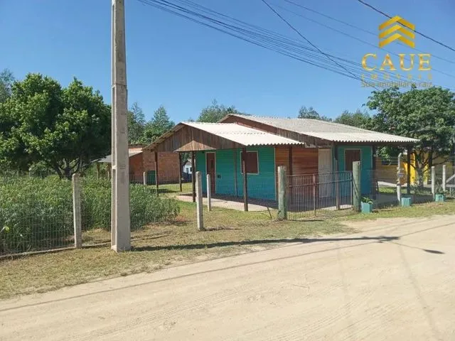 Imagem: Casa com 2 Quartos a 200 Metros da Rs040