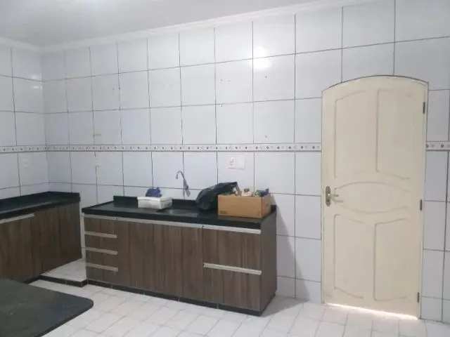 Imagem 2: Aluga-Se Casa Bairro Liberdade: Sendo 2/4 com Suíte