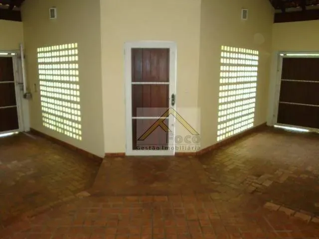 Imagem 3: Cond. Green Village - Casa com 3 Dormitórios para Alugar, 295 M² de Construção