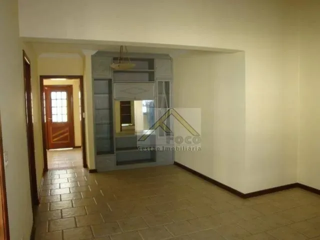 Imagem 15: Cond. Green Village - Casa com 3 Dormitórios para Alugar, 295 M² de Construção