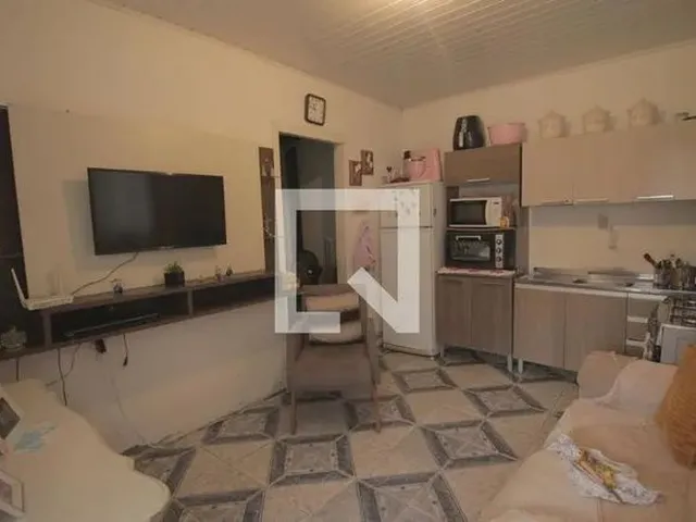 Imagem: A casa possui 1 Dormitório, 1 Banheiro, 35m² de Área e