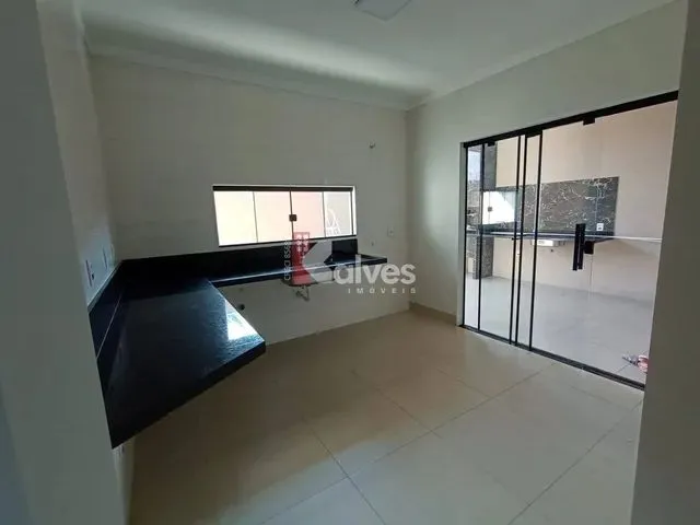 Imagem 3: Casa com 3 Quartos À Venda, Universitário - Campo Grande
