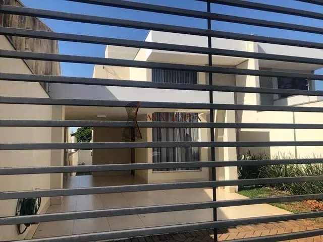 Imagem: Sobrado À Venda, 3 Quartos, 2 Suítes