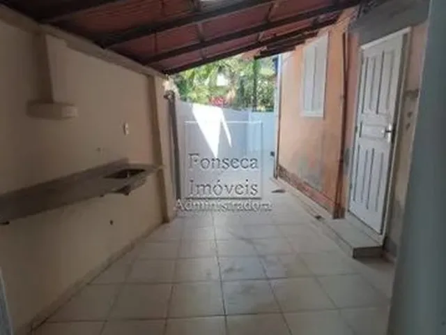 Imagem: Petrópolis - Casa Padrão - Castelanea