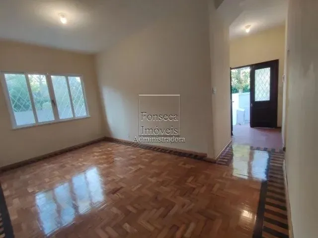 Imagem 7: Petrópolis - Casa Padrão - Castelanea