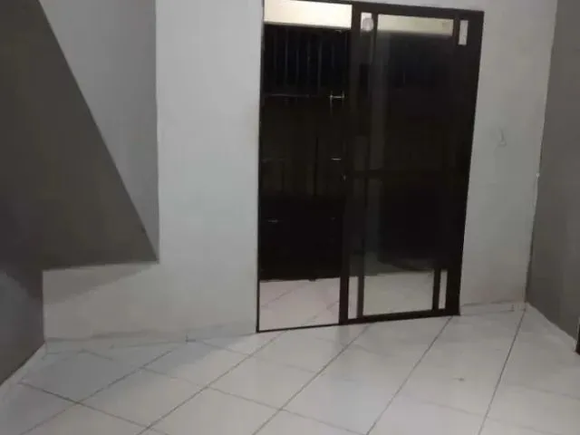 Imagem: O apartamento possui 2 Dormitórios, 1 Banheiro, 1 Vaga na