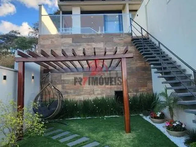 Imagem: A casa possui 3 Dormitórios, 3 Suítes, 1 Banheiro, 3