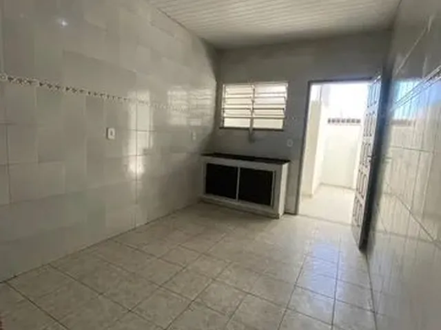 Imagem 2: Aluga-Se Casa na Av. Poço do Mero Bugio