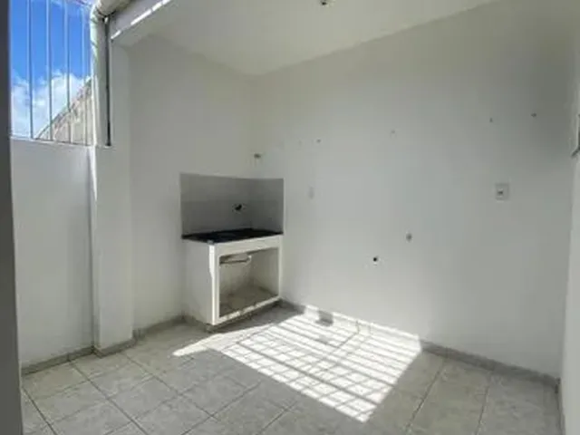 Imagem 5: Aluga-Se Casa na Av. Poço do Mero Bugio