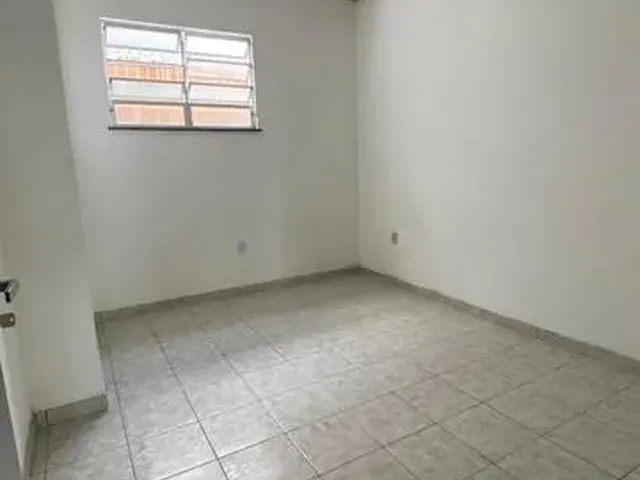 Imagem 6: Aluga-Se Casa na Av. Poço do Mero Bugio