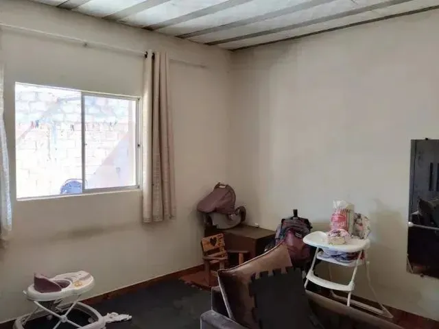 Imagem: Casa C/ Quintal a Venda em Terra Vermelha