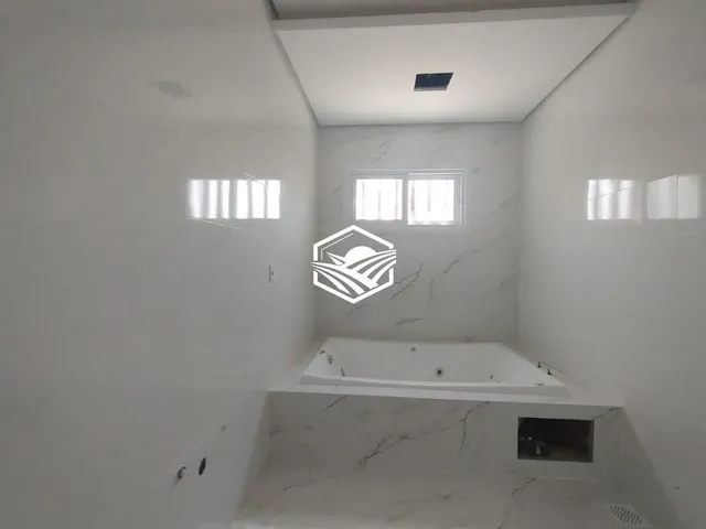 Imagem 8: Sobrado com 3 Suites Sendo 1 Suite Master com Closet e Banheira de Hidromassagem
