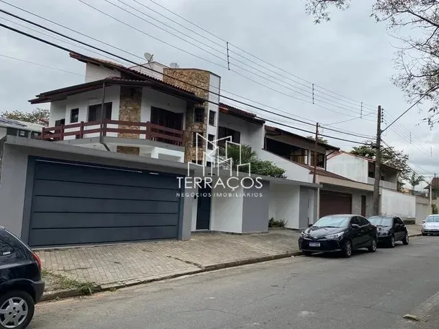 Imagem: Casa 235M² À Venda, 4 Quartos Sendo 1