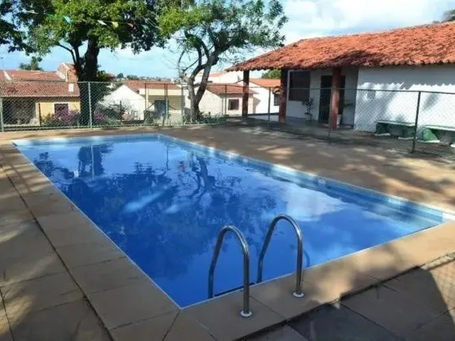 Imagem: A casa em condomínio possui 3 Dormitórios, 3 Suítes, 5