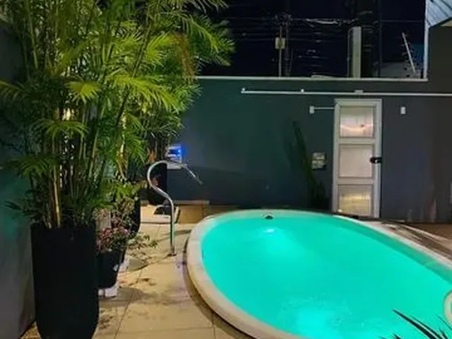 Imagem: A casa possui 3 Dormitórios, 4 Banheiros, 1 Vaga na