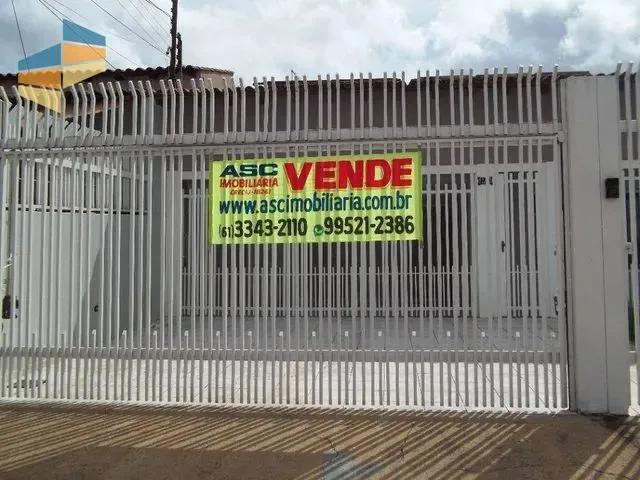 Imagem: Casa com 4 Dormitórios À Venda por R$
