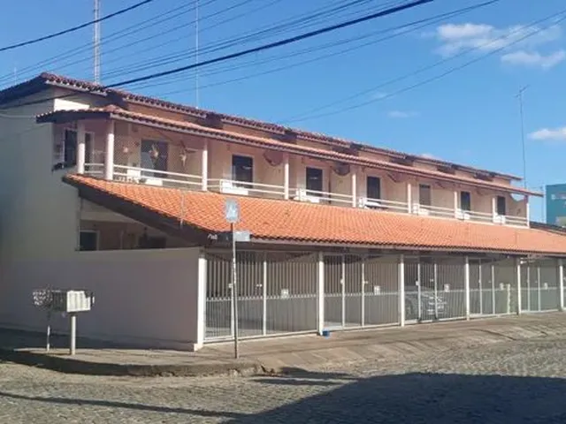 Imagem: A casa em condomínio possui 2 Dormitórios, 2 Banheiros, 1