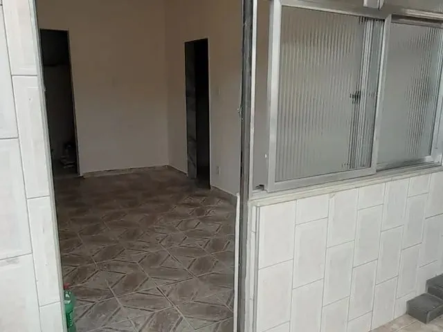 Imagem: Casa 2 Quartos, Rua Residêncial, Próximo