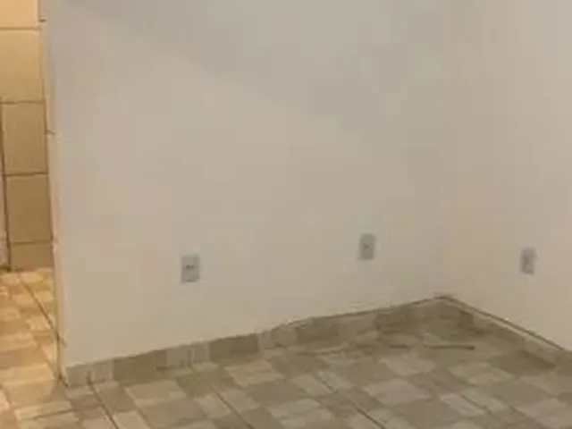 Imagem 2: Aluga-Se Casa com 2 Quartos ( Wpp *