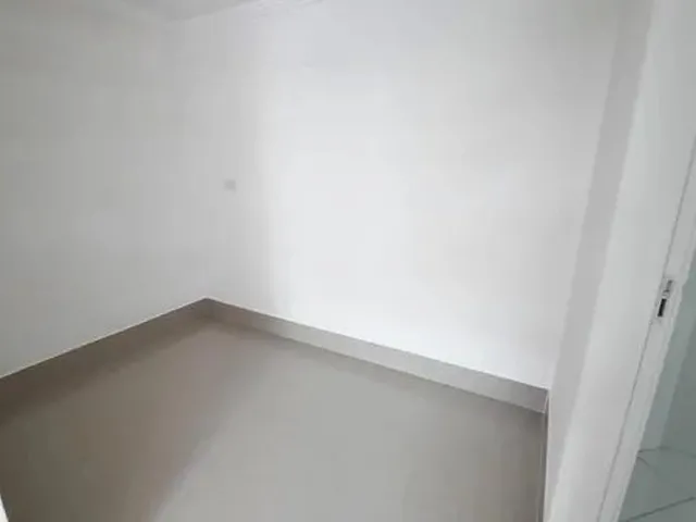 Imagem 3: Sobrado Padrão para Venda em Uberaba Curitiba-Pr