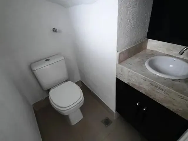 Imagem 10: Sobrado Padrão para Venda em Uberaba Curitiba-Pr