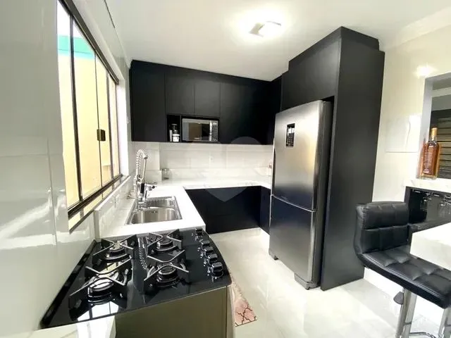 Imagem: Triplex a Venda com 2 Suítes no Bairro