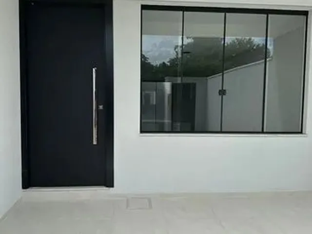 Imagem 10: Sobrado Moderno, 2 Suítes+1 Quarto, Piso Laminado, Área com Churrasqueira, Taboleiro