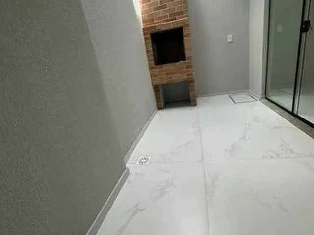 Imagem 8: Sobrado Moderno, 2 Suítes+1 Quarto, Piso Laminado, Área com Churrasqueira, Taboleiro