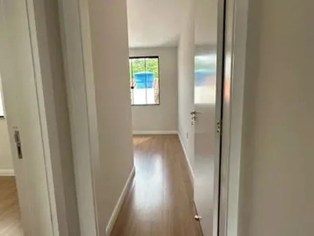 Imagem 6: Sobrado Moderno, 2 Suítes+1 Quarto, Piso Laminado, Área com Churrasqueira, Taboleiro