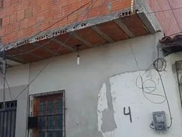Imagem: Vende-Se Uma Casa Dúplex