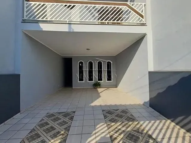 Imagem: A casa possui 3 Dormitórios, 4 Banheiros, 4 Vagas na