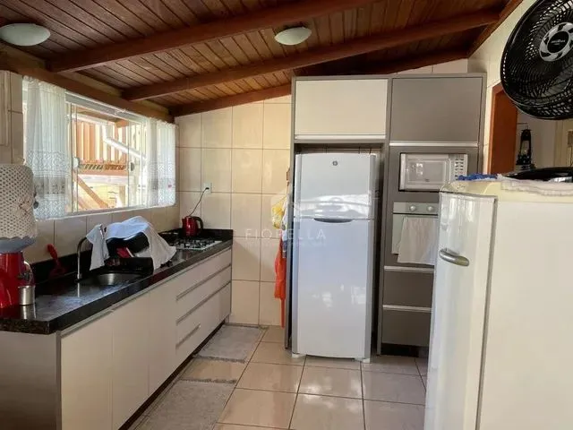 Imagem 5: Casa com 3 Dormitórios, 1 Suíte com Piscina, no Bairro Jardim Janaina, em Biguaçu