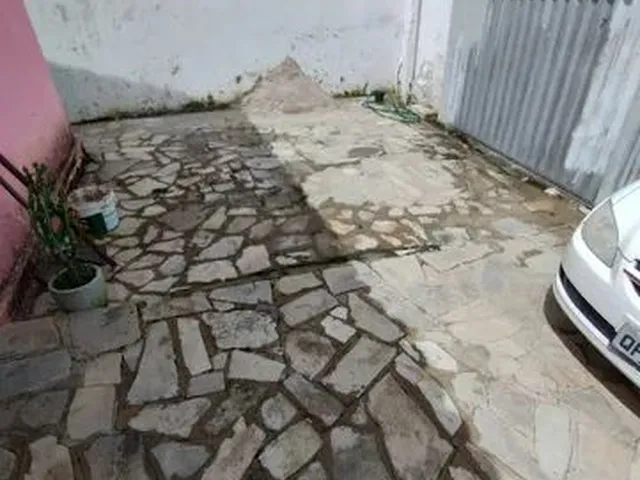 Imagem 6: Casa para Aluguel Possui 60 Metros Quadrados com 3 Quartos em Funcionários - João