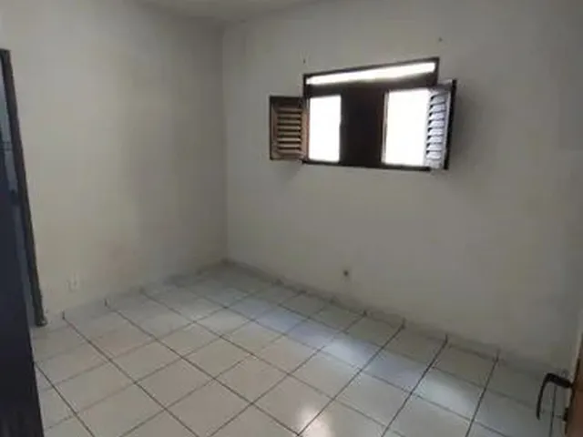 Imagem 12: Casa para Aluguel Possui 60 Metros Quadrados com 3 Quartos em Funcionários - João