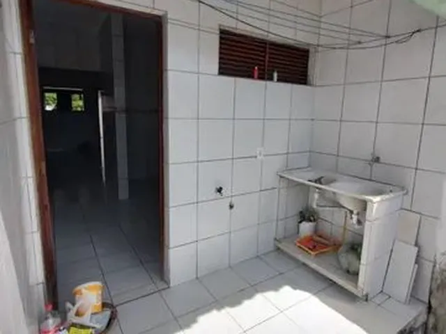 Imagem 11: Casa para Aluguel Possui 60 Metros Quadrados com 3 Quartos em Funcionários - João