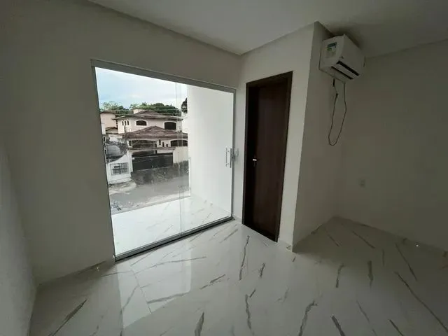 Imagem 10: Adrianópolis - Casa Duplex para Locação