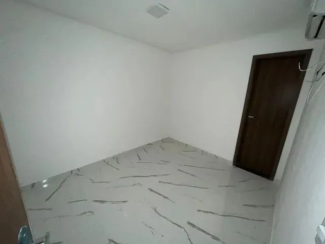 Imagem 7: Adrianópolis - Casa Duplex para Locação