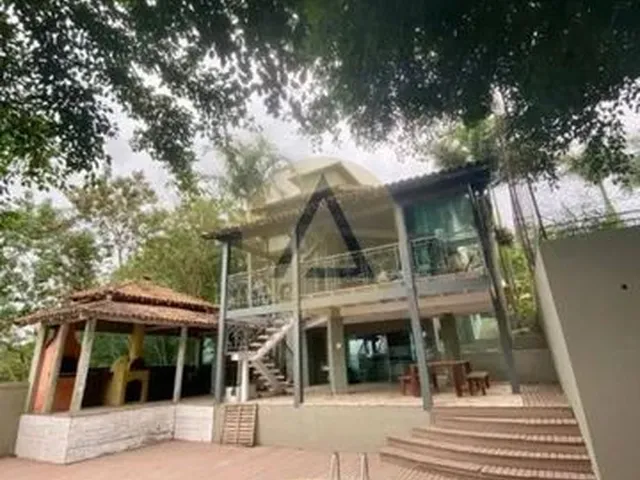 Imagem: A casa possui 4 Dormitórios, 3 Suítes, 5 Banheiros, 2