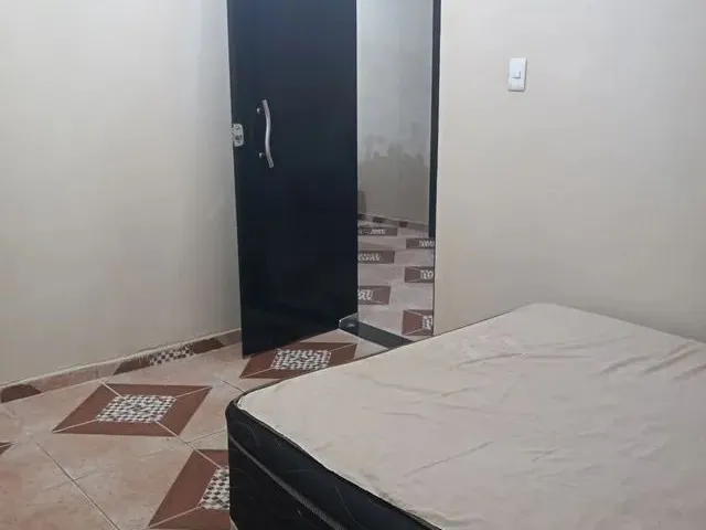 Imagem 4: Alugo Quartos Quarto com aluguel por R$400 /mês