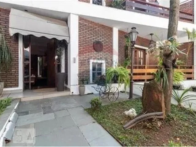 Imagem: Casa Assobradada com 5 Dormitórios com