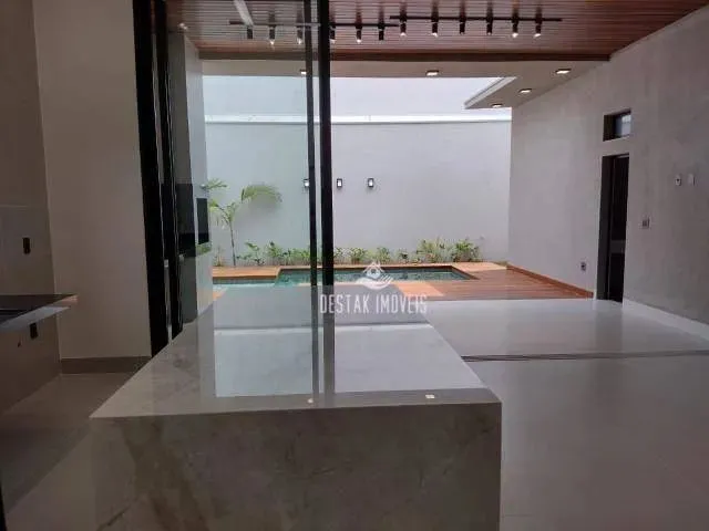 Imagem: Casa com 4 Dormitórios À Venda, 337 M²