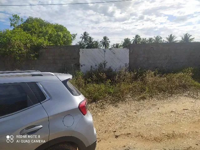 Imagem: Terreno 12,5X48,00 com Duas Frentes Murado