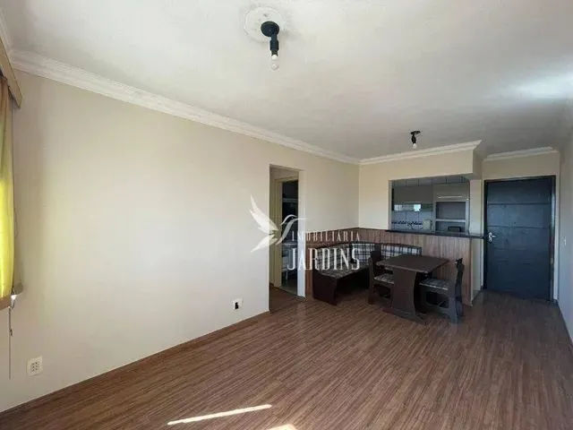 Imagem 2: Apartamento com 3 Dormitórios À Venda, 60 M² por R$ 170.000,00 - Industrial