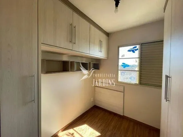 Imagem 4: Apartamento com 3 Dormitórios À Venda, 60 M² por R$ 170.000,00 - Industrial