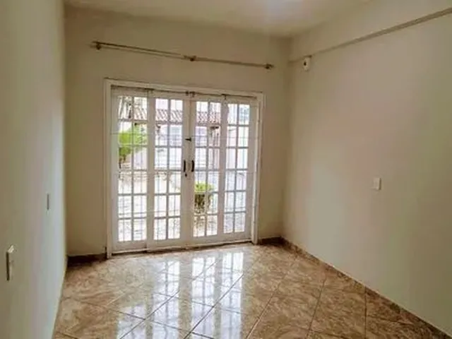 Imagem: Aluga-Se Casa 2 Garagem Coberta