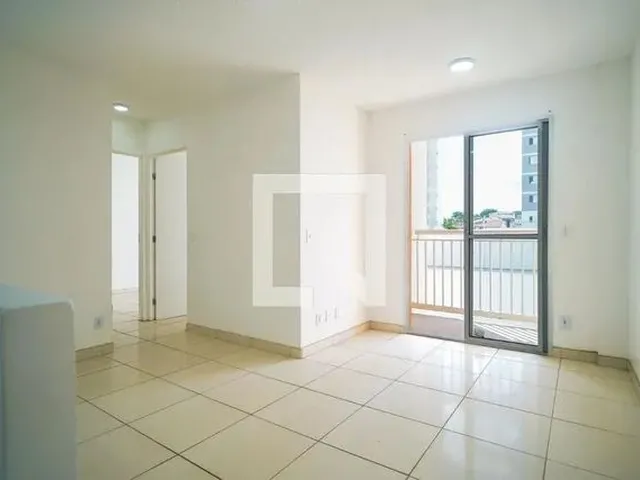 Imagem: O apartamento possui 2 Dormitórios, 1 Suíte, 2 Banheiros,