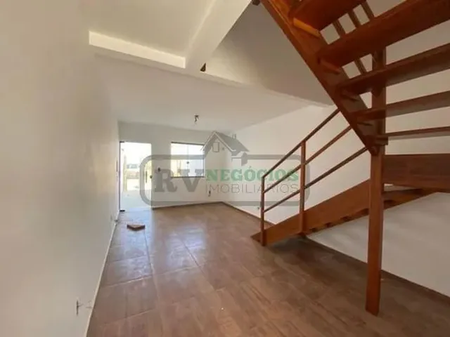 Imagem: )(- Excelente Casa com 2 Quartos e Ampla